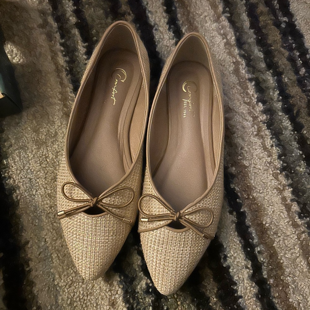 Cream Flats with Bow